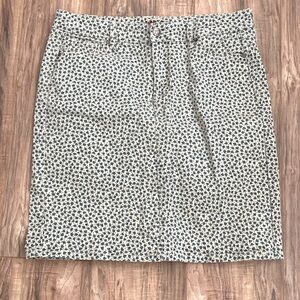 Wrangler Women's 12M Denim Cream and Blue Flower Skirt Knee Length‎ Slit In Back